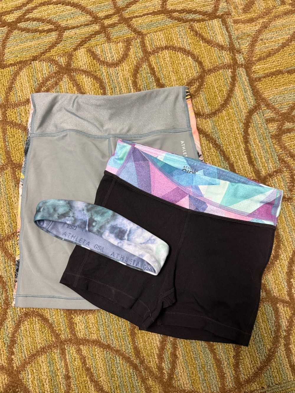 Girls Bundle Athleta Blk Shorts w Pastel Geometric Waistband & Tie-Dye Headband